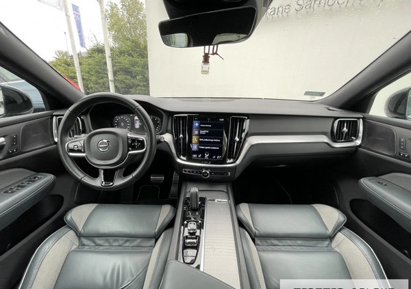 Volvo V60 cena 134900 przebieg: 120000, rok produkcji 2020 z Warszawa małe 631